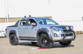 ISUZU DMAX ENDURO MATTE BLACK